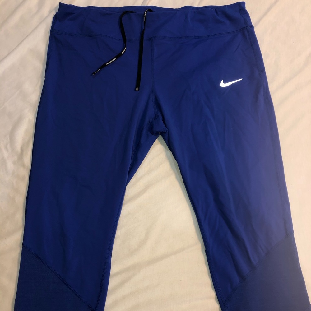 Lot of 2 Nike Dry-Fit cropped work out pants